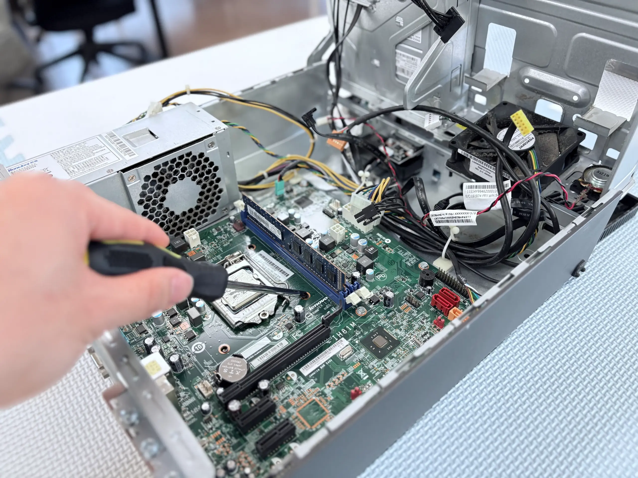 パソコンの解体・部品分別 - 岡BASE ピーシーラボ｜岡崎市の就労継続 